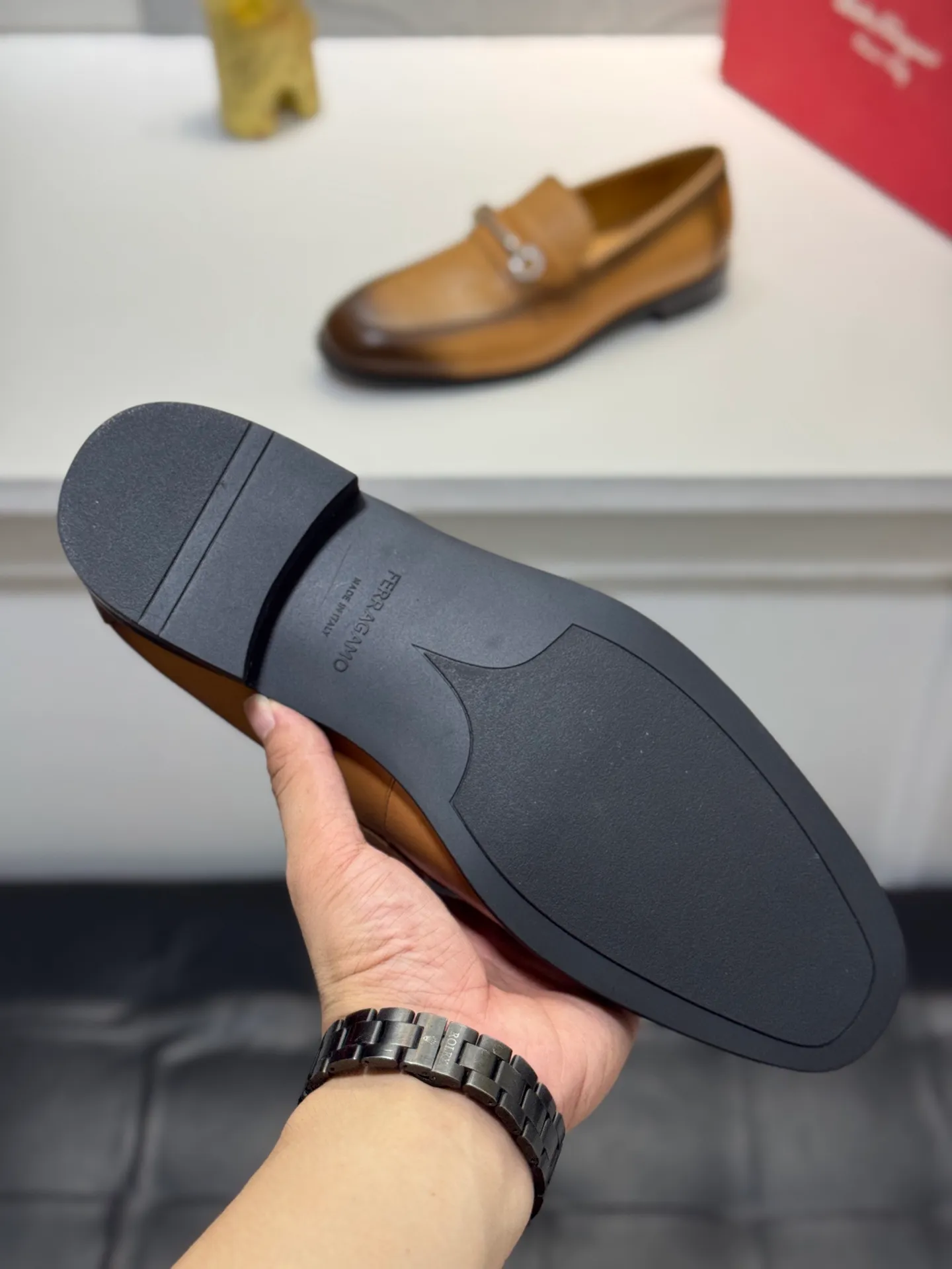 Men's shoes 💰460 Ferragamo [Ferragamo] top imported suit men's shoes 💯Original copy of the official website, product materials: selected imported embossed calfskin + luxury hardware buckle accessories ~ imported water-dyed cow 🐂 leather lining. Strong three-dimensional visual effect, original combination outsole, multiple colors available😘 Size: 39-44 (38.45.46.47 customized YS)